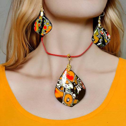 Pomarańczowy z pasującymi kolczykami